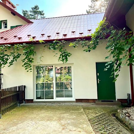 Sosnowy Apartament Józefów エクステリア 写真